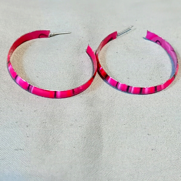 Jewelry - Picture 1 of 2